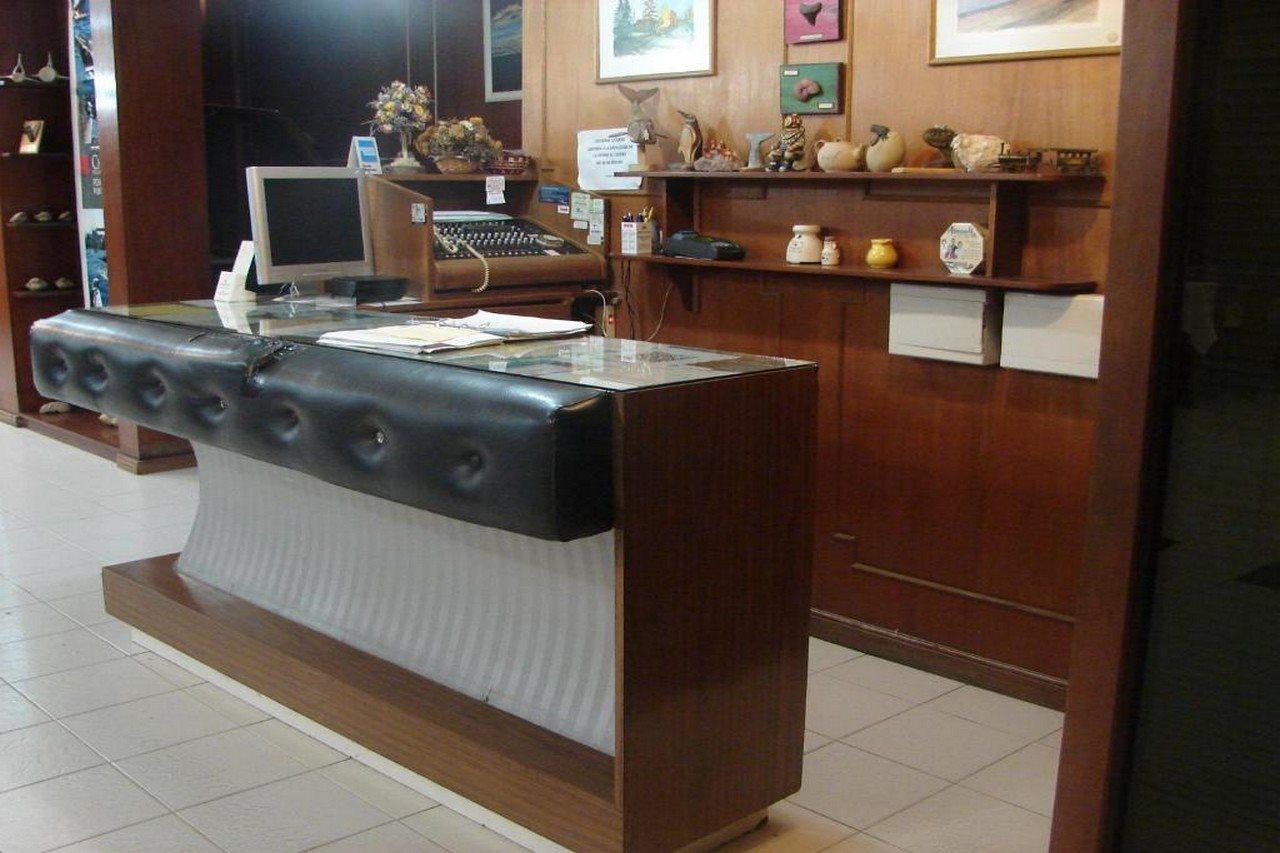 Cheltum Hotel Trelew Eksteriør billede