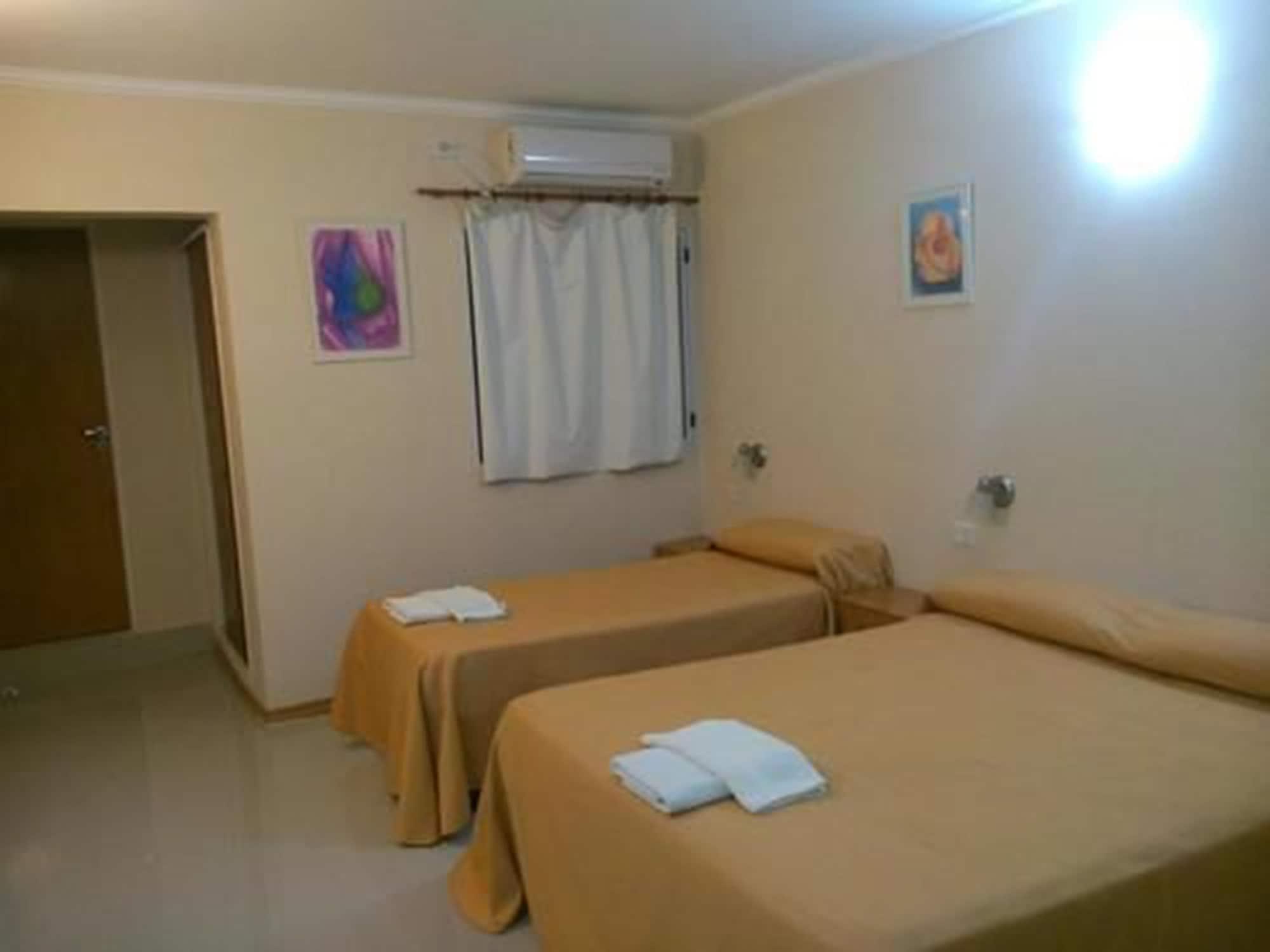 Cheltum Hotel Trelew Eksteriør billede