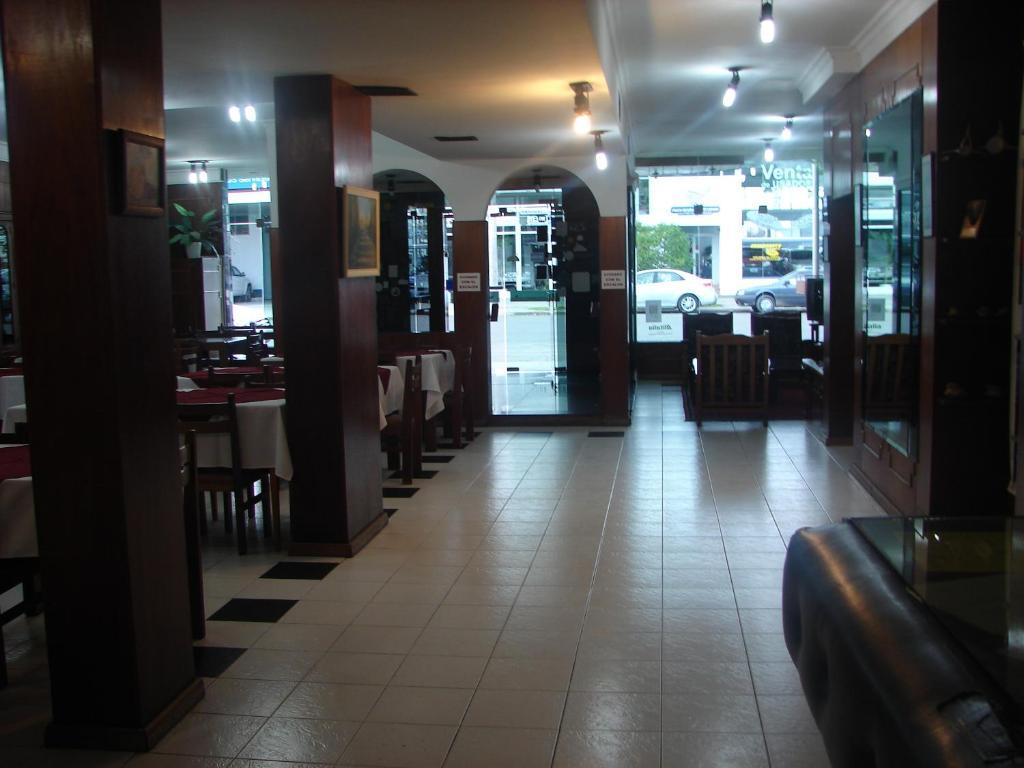 Cheltum Hotel Trelew Eksteriør billede